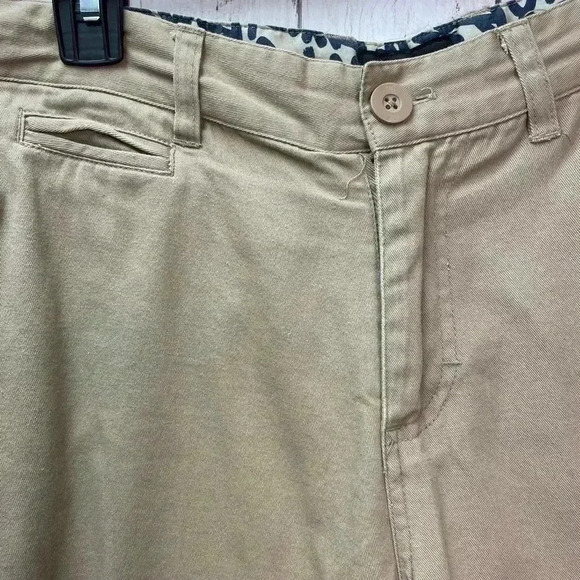 DC Khaki shorts size 28 100% Cotton - Picture 2 of 10